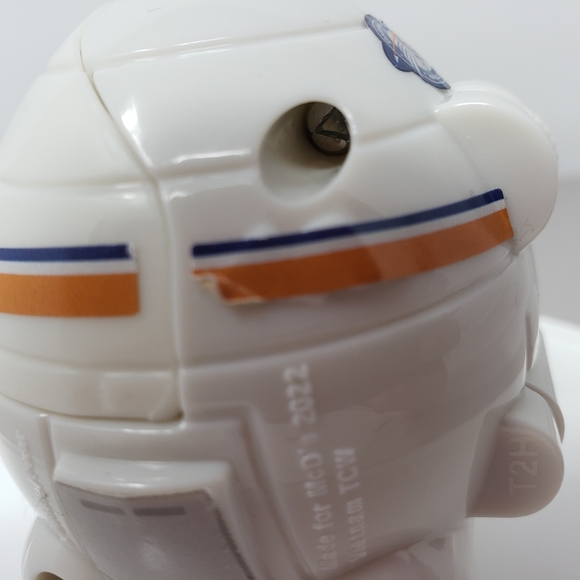 Alisha Piloting 2022 McDonald's  Happy Meal Toy - Picture 3 of 17